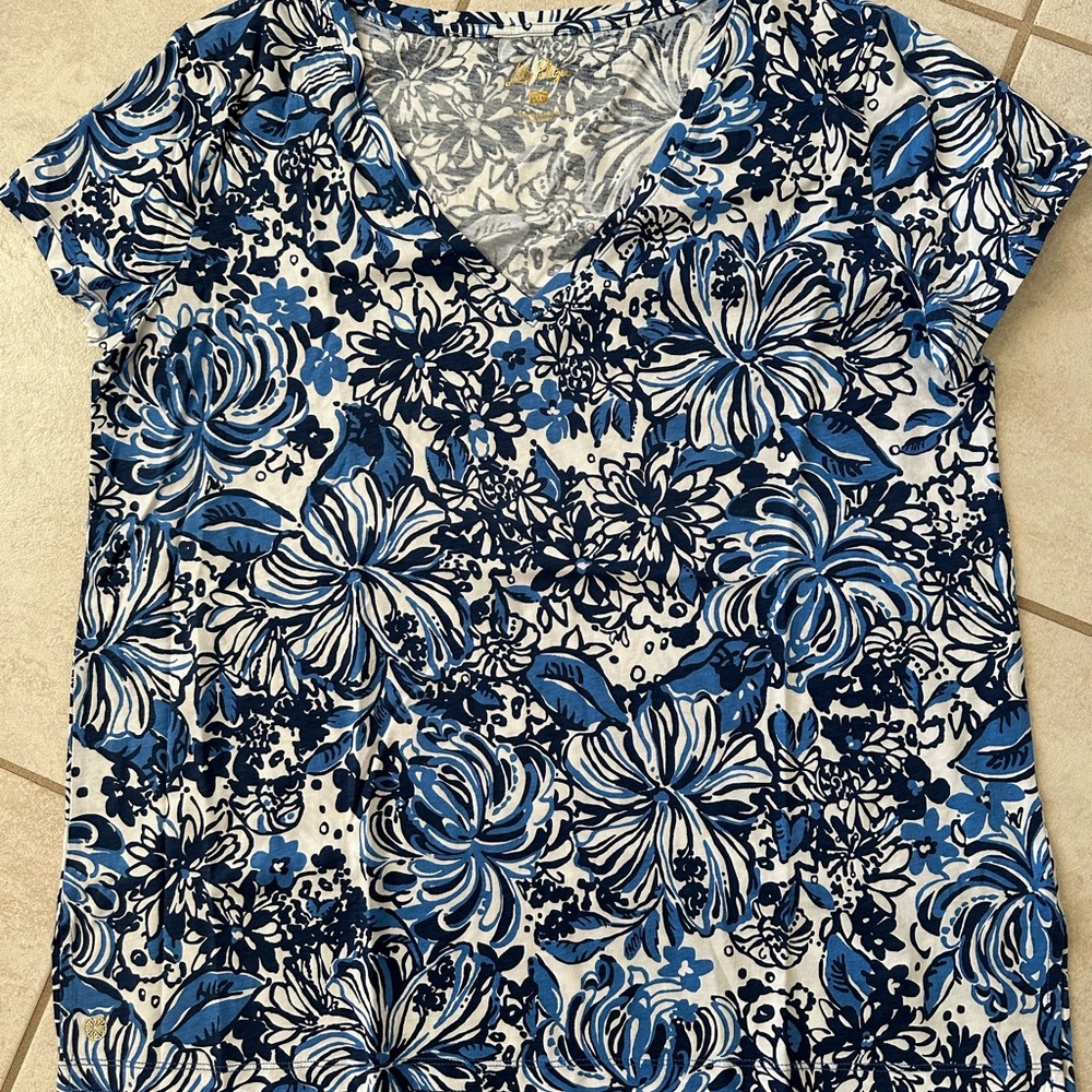 NWT Lilly Pulitzer Blue and White Short Sleeve Tee